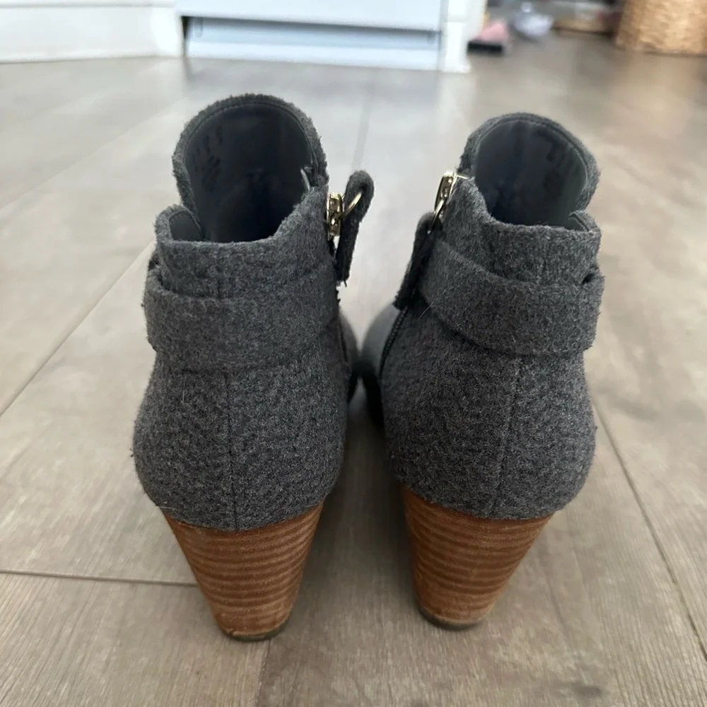 Dr. Scholl Foam Technology Darcy Wedge Booties women’s sz 8